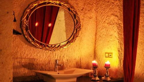 Deluxe Cave Suite