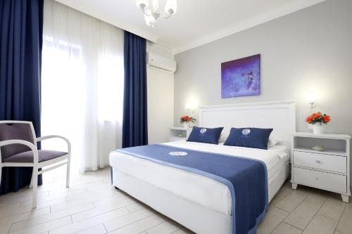 Junior Suite with Balcony