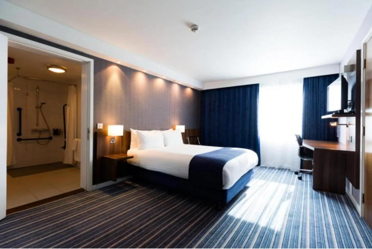 Double Room with Free Hot Breakfast - Accessible