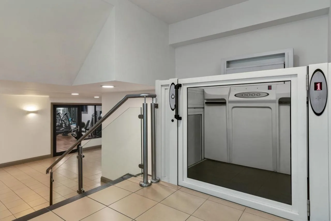 Double Room - Disability Access Roll in Shower/Non-Smoking