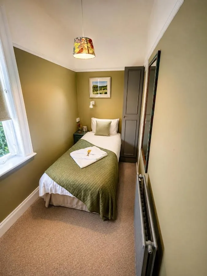 Single Room with Separate Private Bathroom