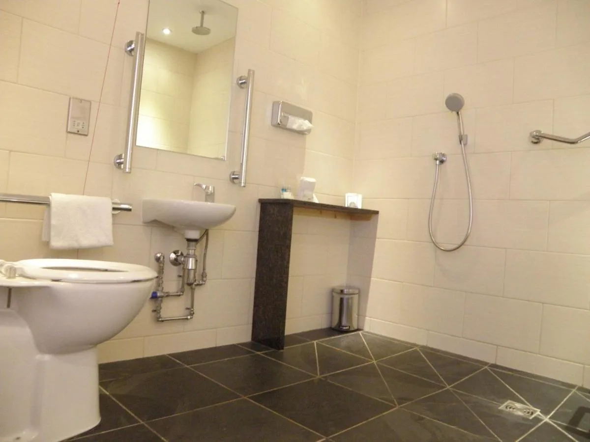 Standard Twin Room - Disability Access