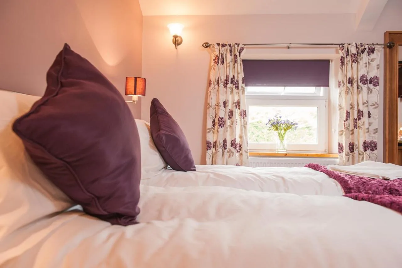 Twin Room with Bath