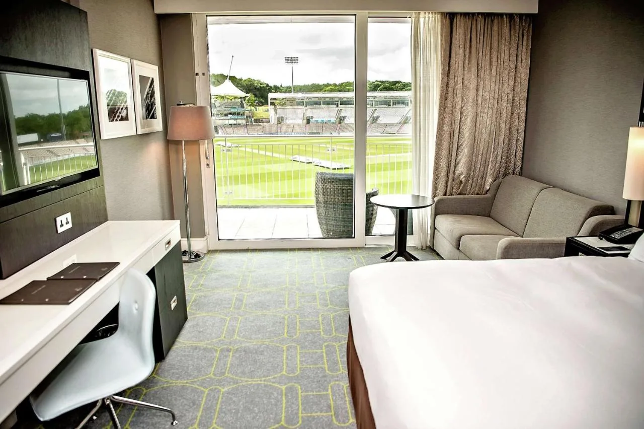 Deluxe Queen Room