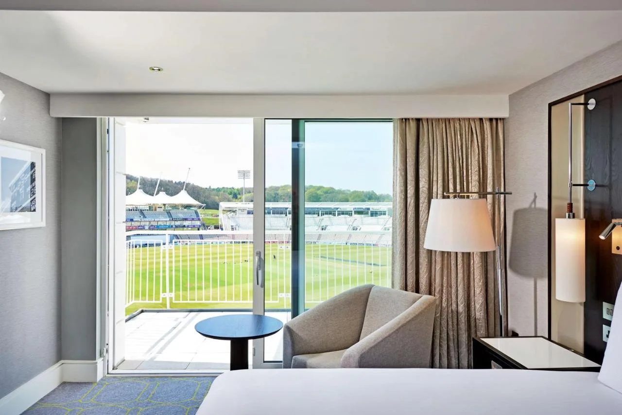Deluxe Queen Room - Mobility Accessible