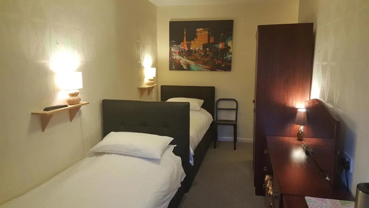 Standard Twin Room