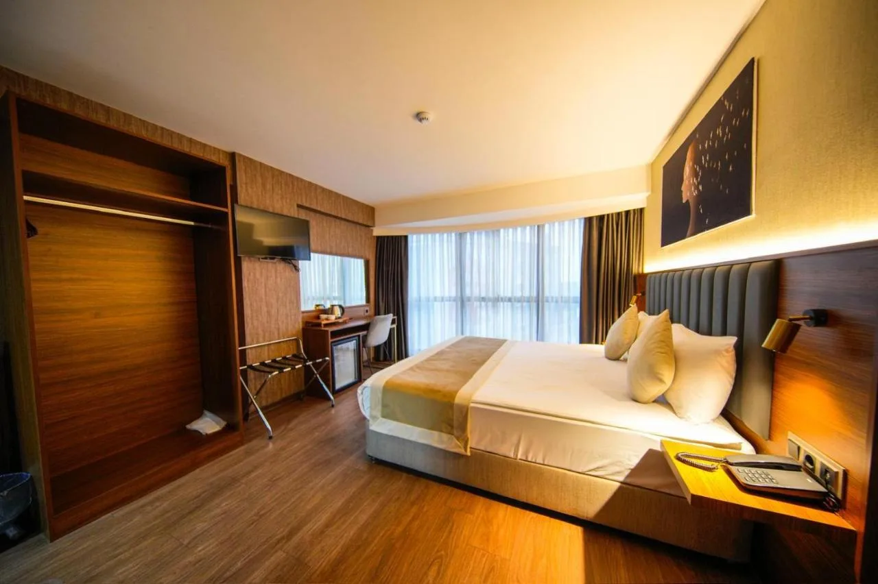 Deluxe King Room