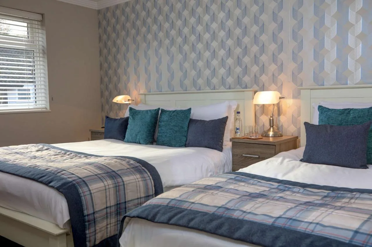 Family Room with One Double Bed and One Single Bed - Non-Smoking