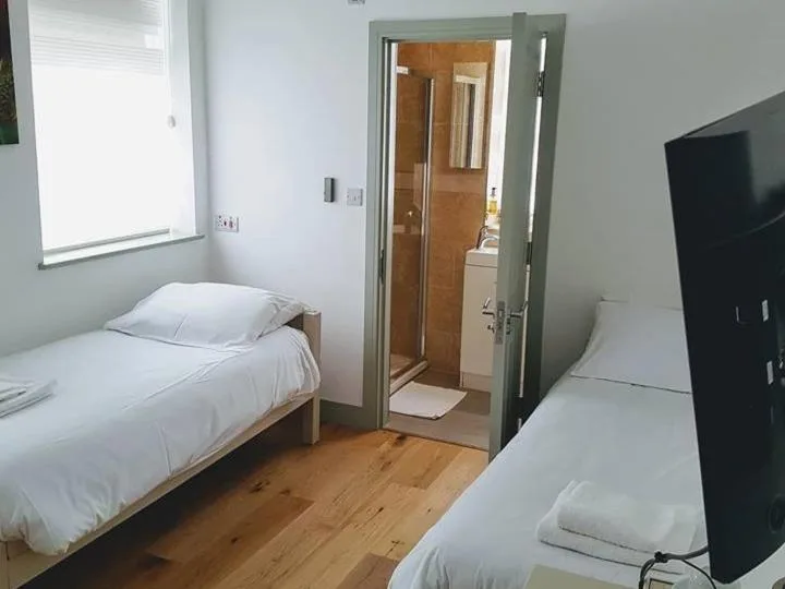 İki Yataklı Oda - Duşlu