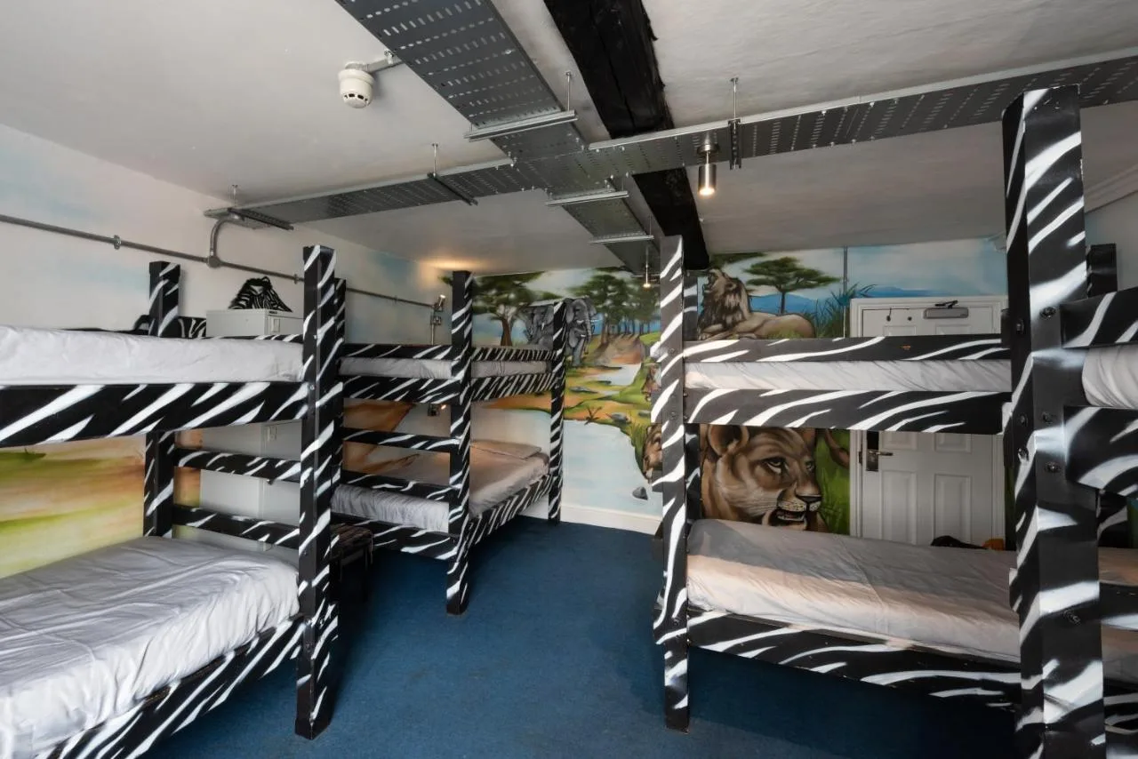 Bunk Bed in Female Dormitory Room sleeps 8