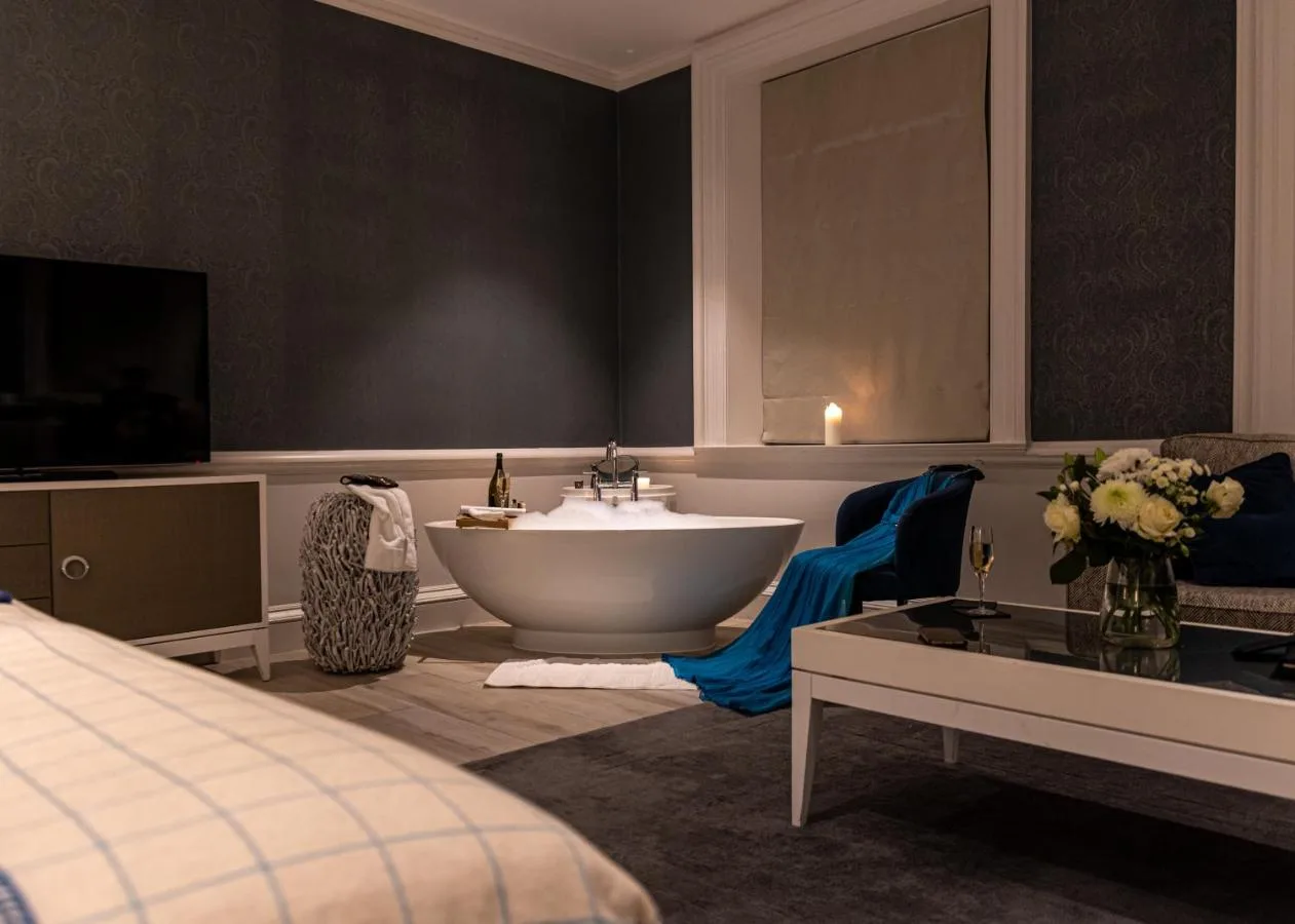Junior Suite with Garden View