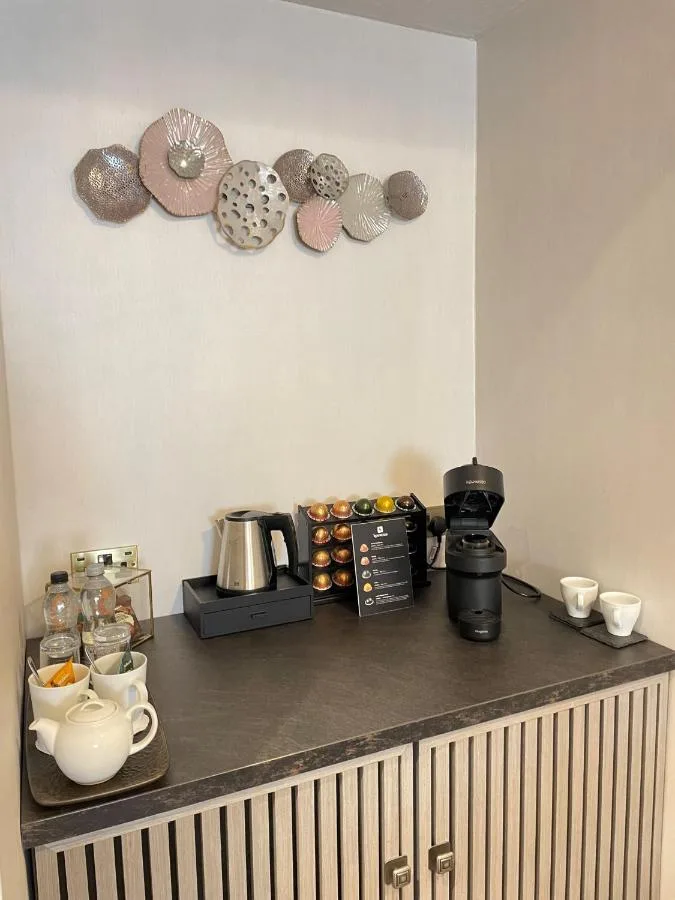 The Willow Suite