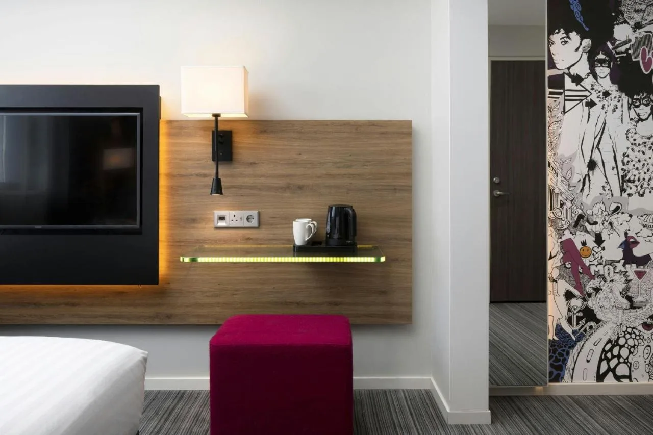 Moxy Twin Room