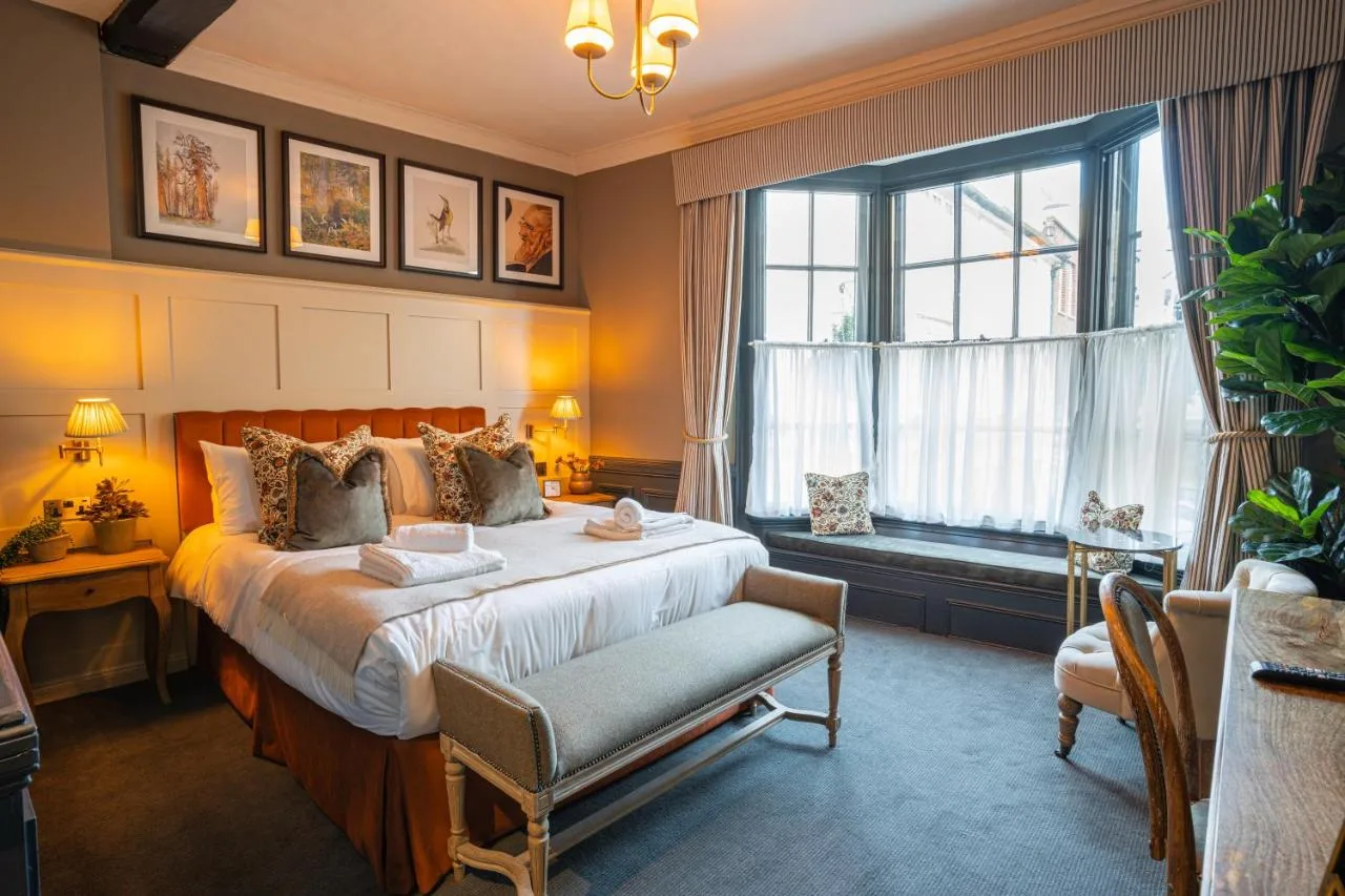 King Deluxe with Sofa Bed