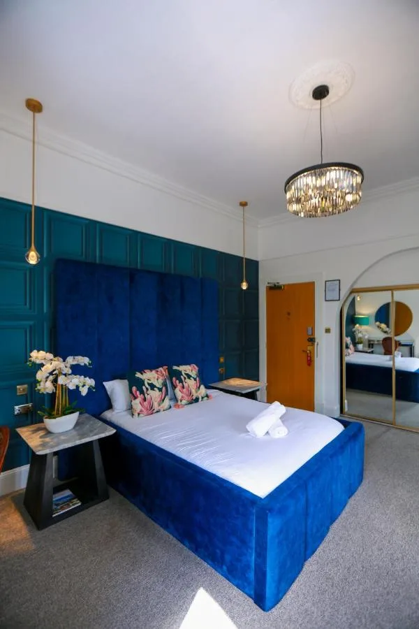 Lovat Signature Room