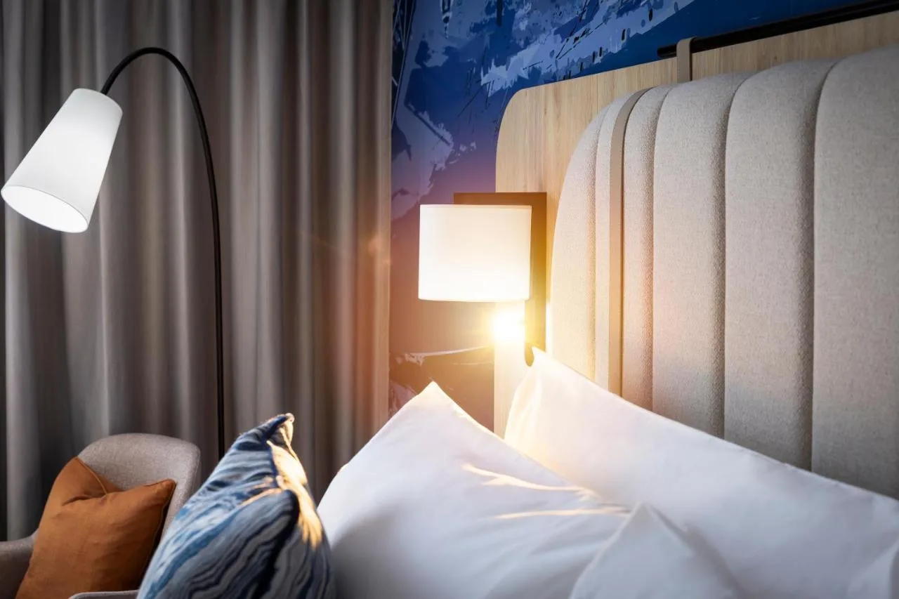 Standard Super King Room with View
