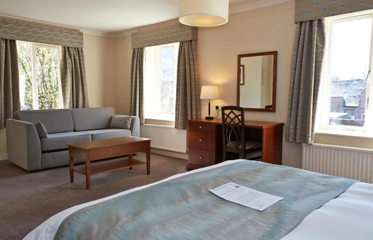 Family Room (2 Adults + 2 Children)