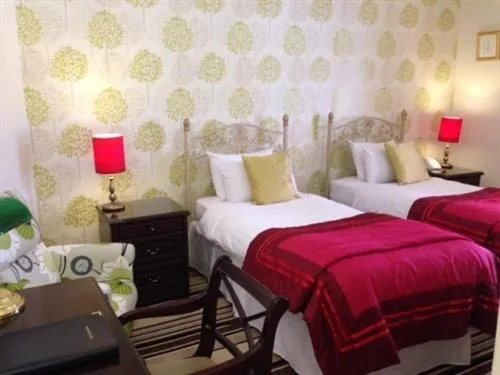 Twin Room with Private Bathroom