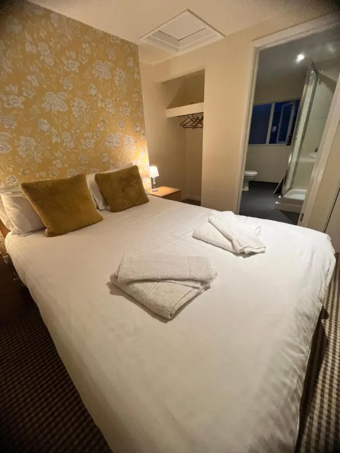 Small Double Room with Ensuite Bathroom and Shower First Floor ( Steep Stairs )