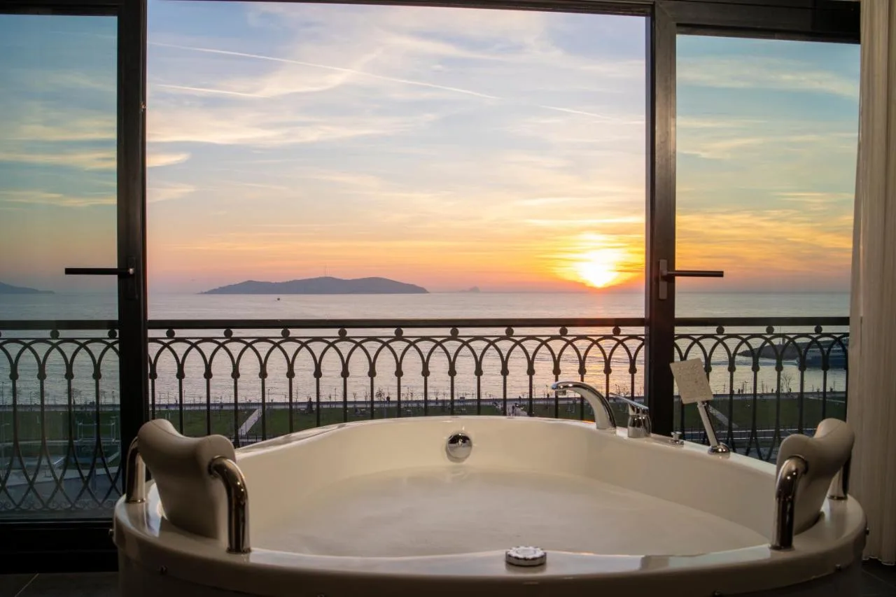 Deluxe Double Room with Sea View
