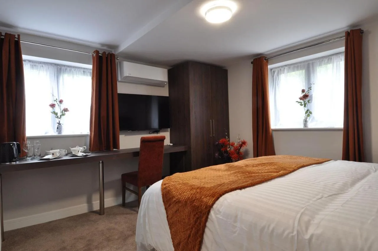 Deluxe Queen Room (Aircon subject to availability)
