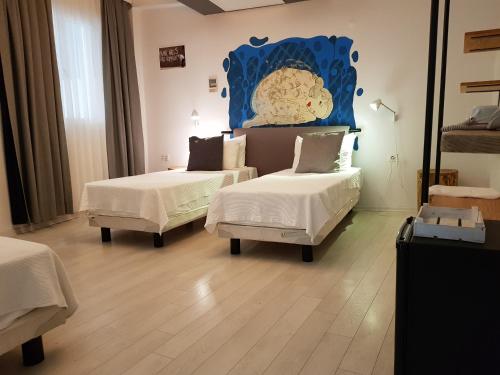 Economy Triple Room