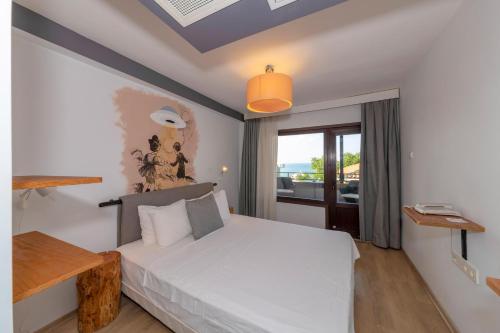 Double Room with Balcony and Sea View
