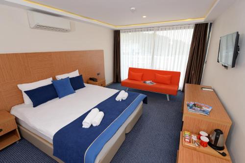 Double Room with Terrace - Çift Kişilik Oda (Teraslı)