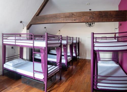 12 Yataklı Karma Yurt Odası İçinde Yatak (En-Suite)