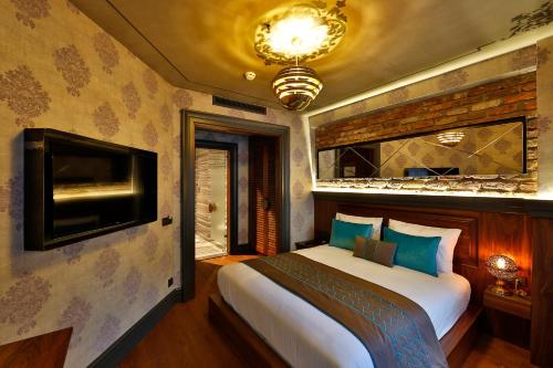 Standard Room - Atrium View