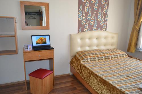 Standard Double Room - Shared Bathroom