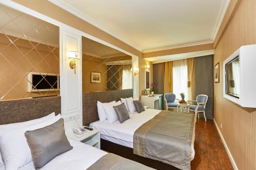 Deluxe Family Suite