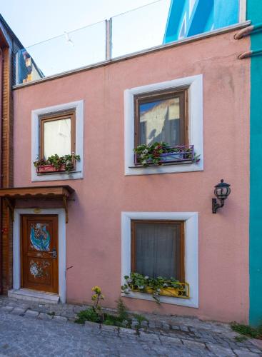 Duplex Apartment - Free Shared Spa Access (Self use)
