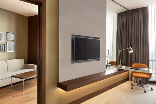 Executive King Süit - Çekyatlı + Lounge’a Giriş