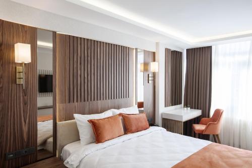 Deluxe Üç Kişilik Oda - Deniz Manzaralı
