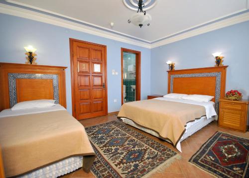 Economy Triple Room