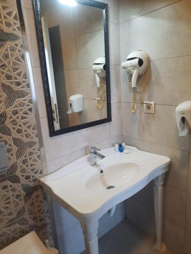 Ekonomik Üç Kişilik Oda