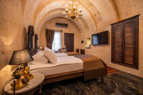 Deluxe Double Cave Suite with Turkish Bath