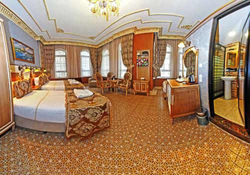 Deluxe Family Room