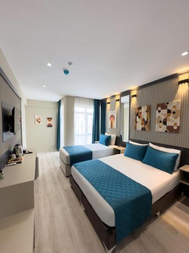 Triple Room with Balcony