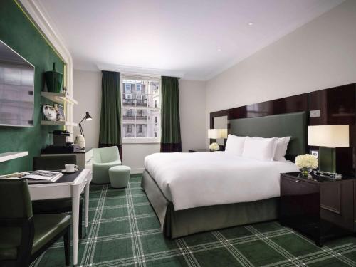 Premium Luxury King Room with Waterloo Place or Pall Mall View