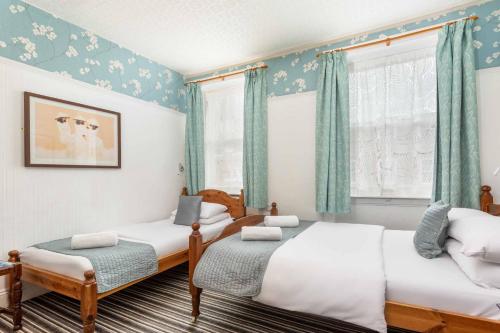 Triple Room with Private Bathroom