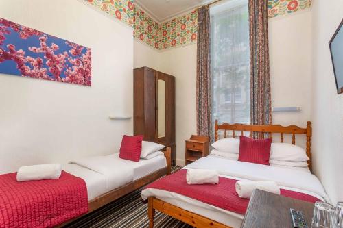 Triple Room with Shared Bathroom