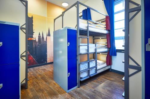 9 Bed Dorm