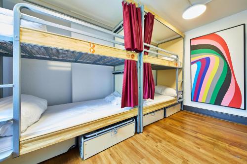 8-Bed Mixed Dormitory 1 Bed - External Shared Bathroom