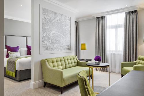 Premium Junior Süit - Avlu Manzaralı
