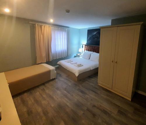 Large Double Room