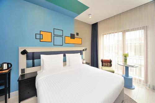Standard King Room (non-smoking)