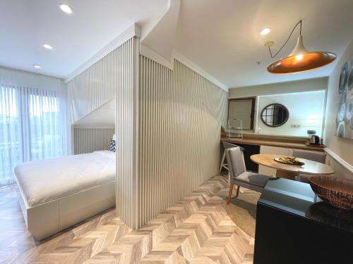 Terrace Superior Room, King