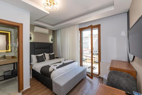 Studio with Balcony
